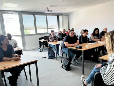 Se reconvertir en Nouvelle-Aquitaine : les dispositifs disponibles en 2026